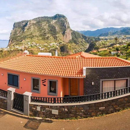 Elegantes Haus In Santana Mit Garten Und Grill São Roque do Faial